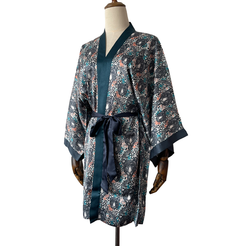 Kimono maker digital printed custom silk kimono female bathrobe silk short robe for sale
